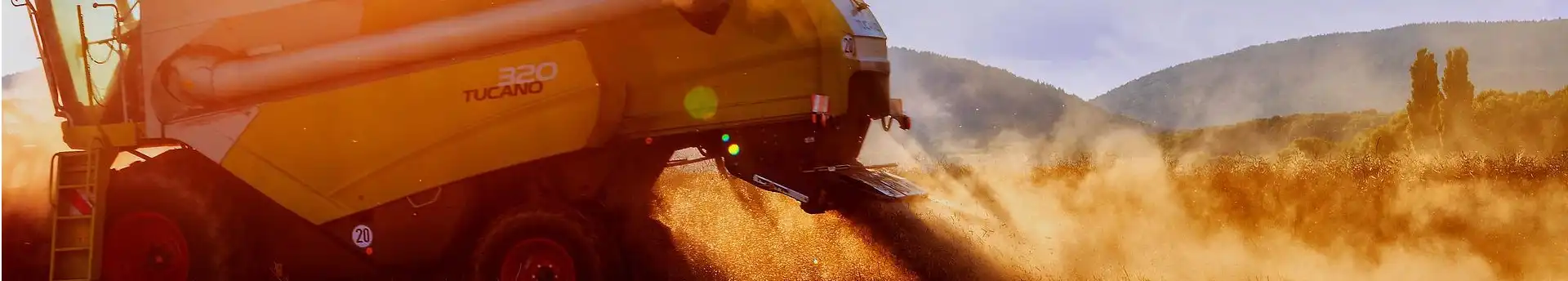 Kombajn koszący pole